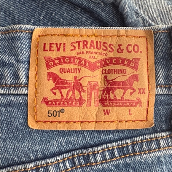 Levi’s 501 Jean Shorts Button Fly Cutoff Distressed High Rise Size 32 - Picture 6 of 12